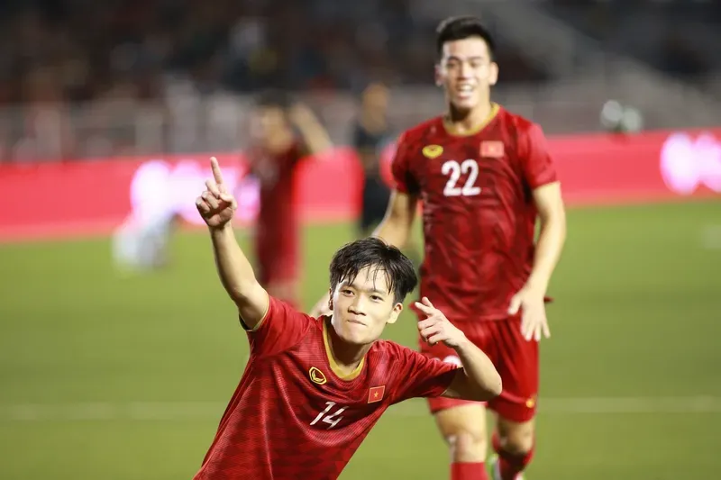 tieu-su-nguyen-hoang-duc-tien-ve-tai-hoa-bong-da-viet-1055